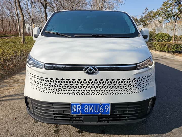 Maxus V70 2023 2023款 2.0T 精英版 自动长轴低顶 6/7座