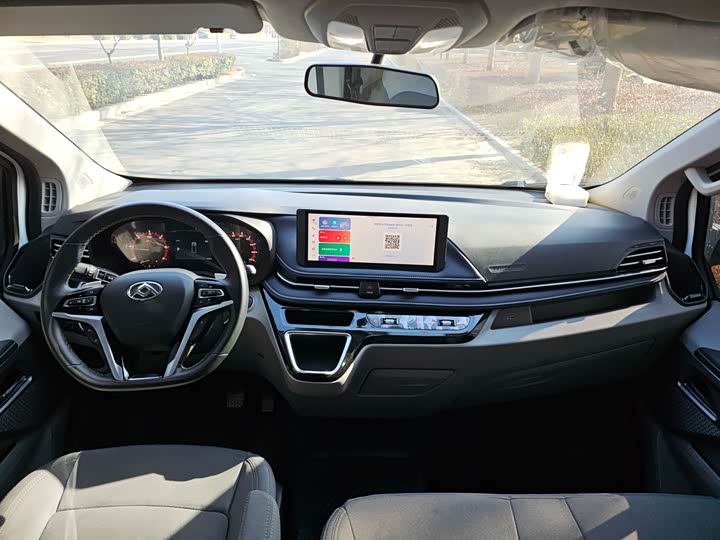 Maxus V70 2023 2023款 2.0T 精英版 自动长轴低顶 6/7座