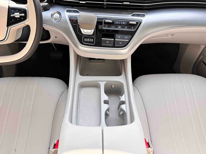 Roewe iMax 8 EV 2025 2025款 1.5T DMH 陆尊至享版