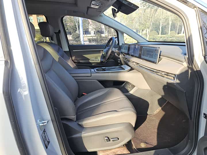 Maxus G70 2024 2024款 2.0T 自动旗舰版 7座