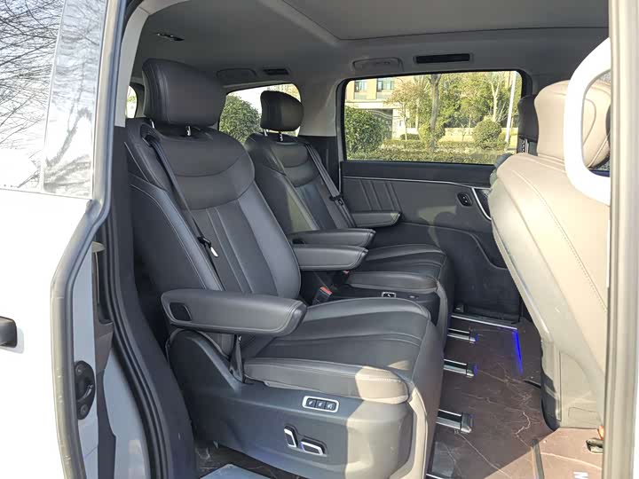 Maxus G70 2024 2024款 2.0T 自动旗舰版 7座