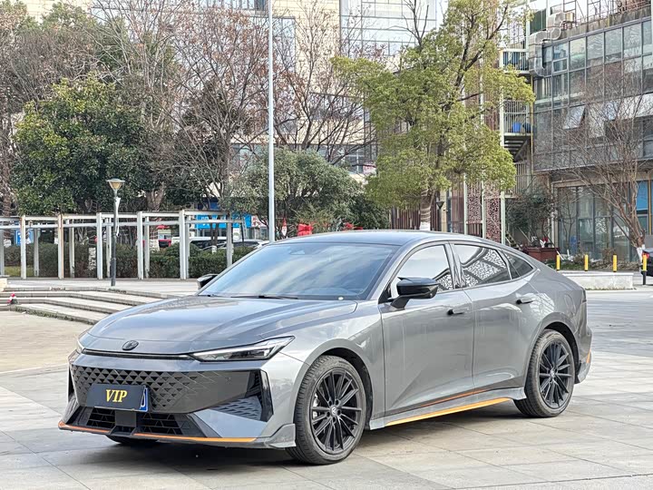 Changan UNI-V 2025 2025款 1.5T 500Bar尊贵运动型