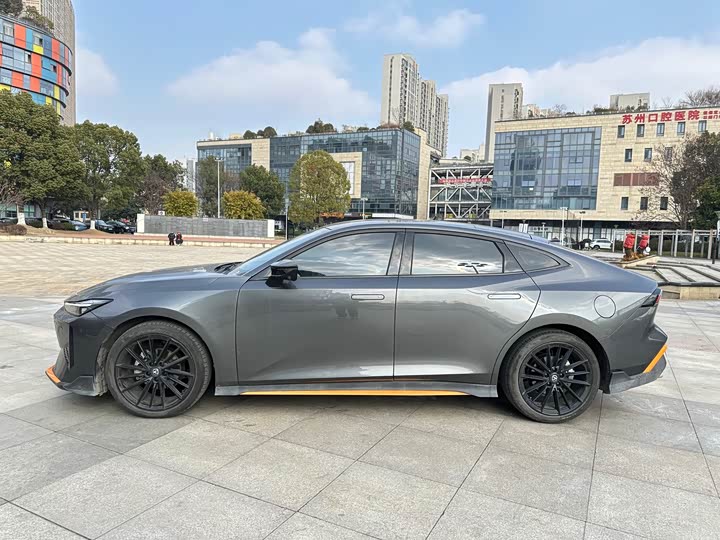 Changan UNI-V 2025 2025款 1.5T 500Bar尊贵运动型