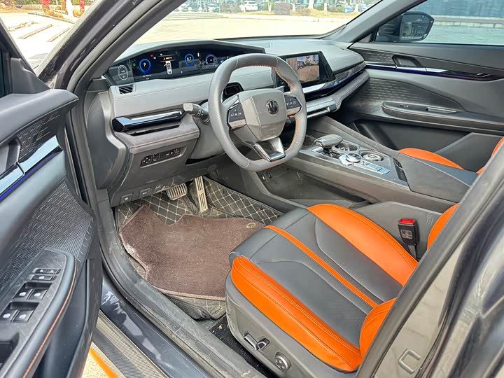 Changan UNI-V 2025 2025款 1.5T 500Bar尊贵运动型