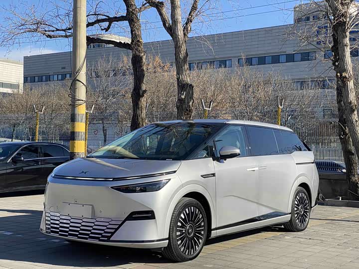 XPeng X9 2025 2025款 纯电 740超长续航 Max