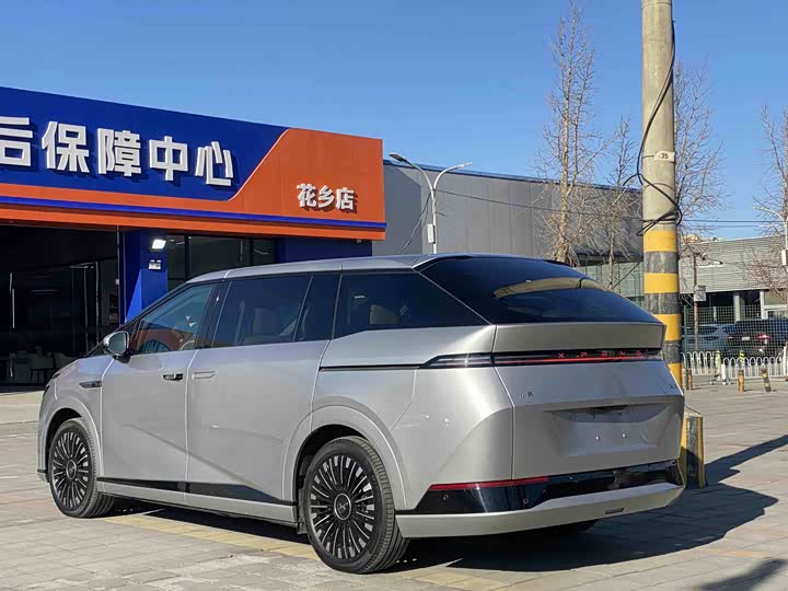XPeng X9 2025 2025款 纯电 740超长续航 Max