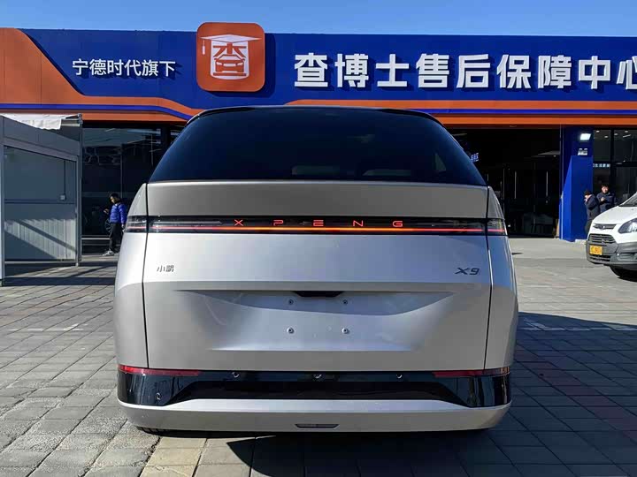 XPeng X9 2025 2025款 纯电 740超长续航 Max
