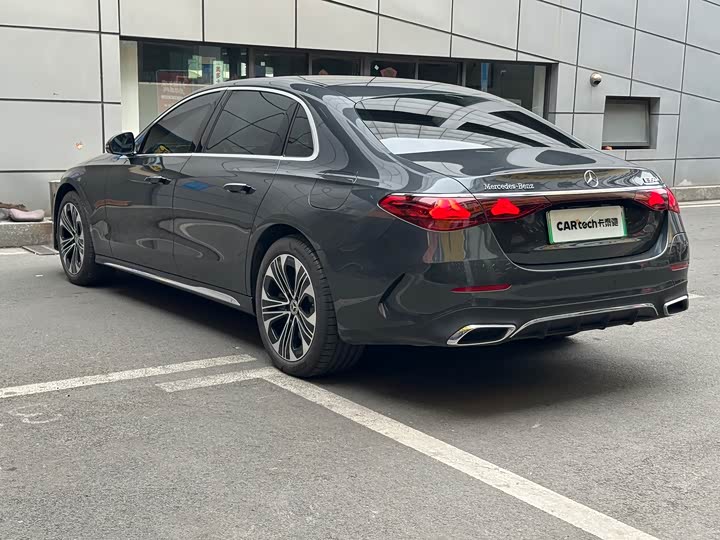 Mercedes-Benz E-Class Hybrid 2024 2024款 E 350 e L 插电式混合动力轿车