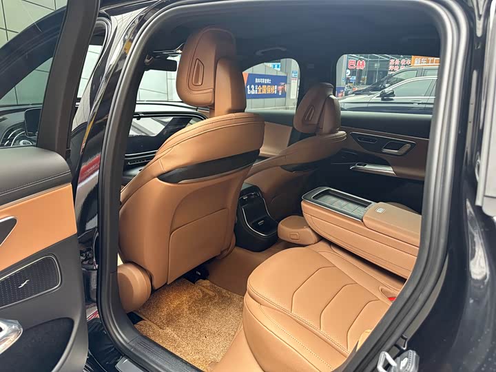 Mercedes-Benz E-Class Hybrid 2024 2024款 E 350 e L 插电式混合动力轿车