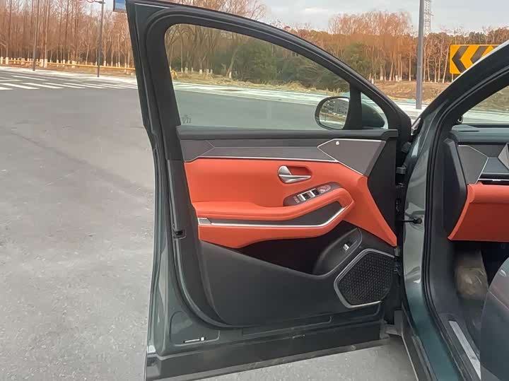 BYD Tang L 2025 2025款 DM 175KM无人机玩家版