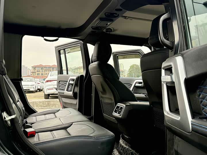 BAIC Beijing BJ40 2024 2024款 2.0D 刀锋英雄荣耀版