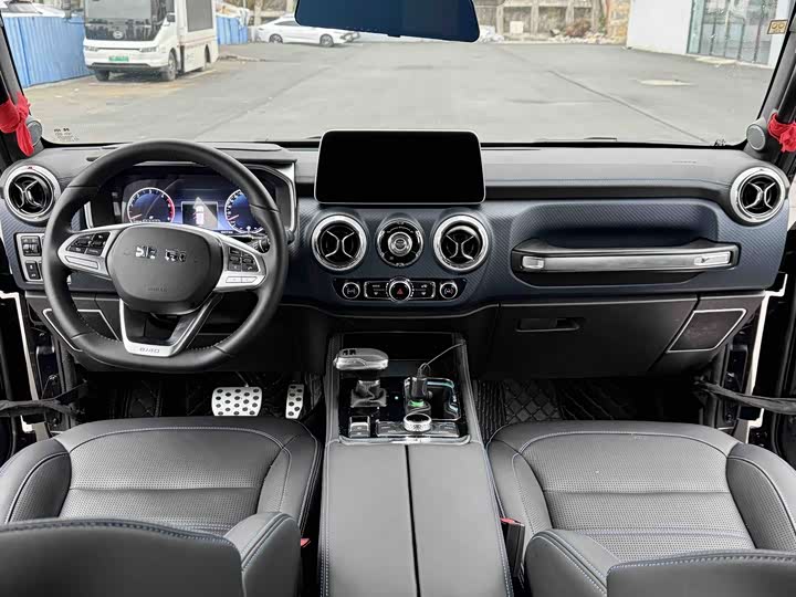 BAIC Beijing BJ40 2024 2024款 2.0D 刀锋英雄荣耀版