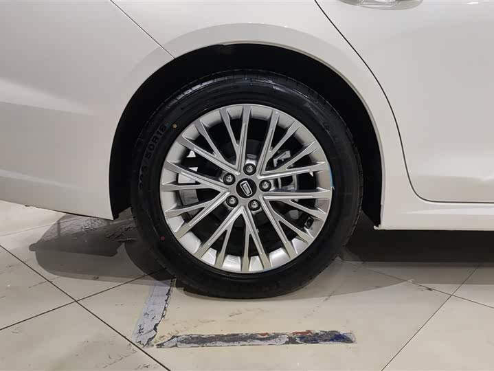 Bestune B70 2025 2025款 龙耀版 1.5T 欢享型