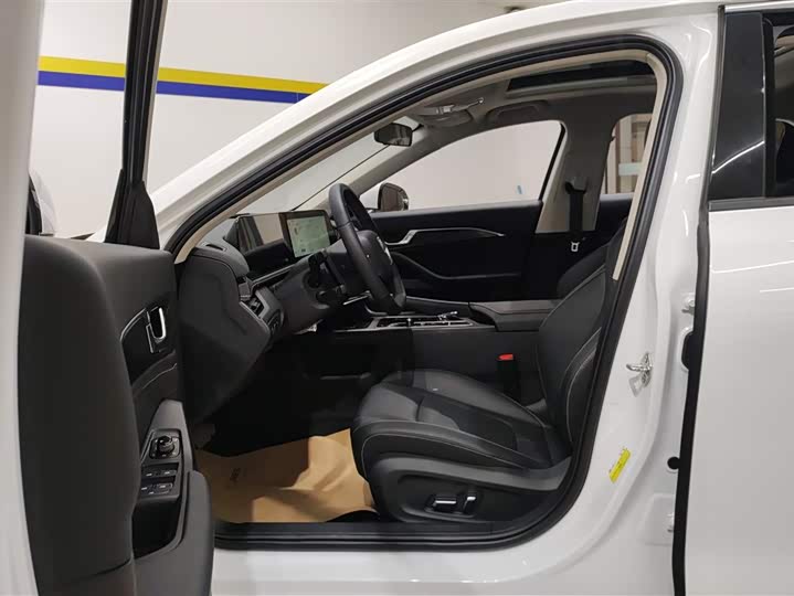 Bestune B70 2025 2025款 龙耀版 1.5T 欢享型