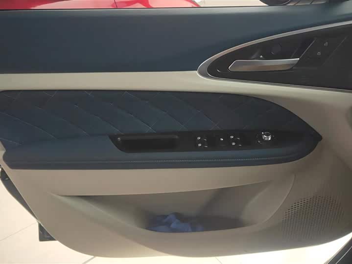 Ora Good Cat (03) 2023 2023款 401km标准续航 尊贵型 磷酸铁锂