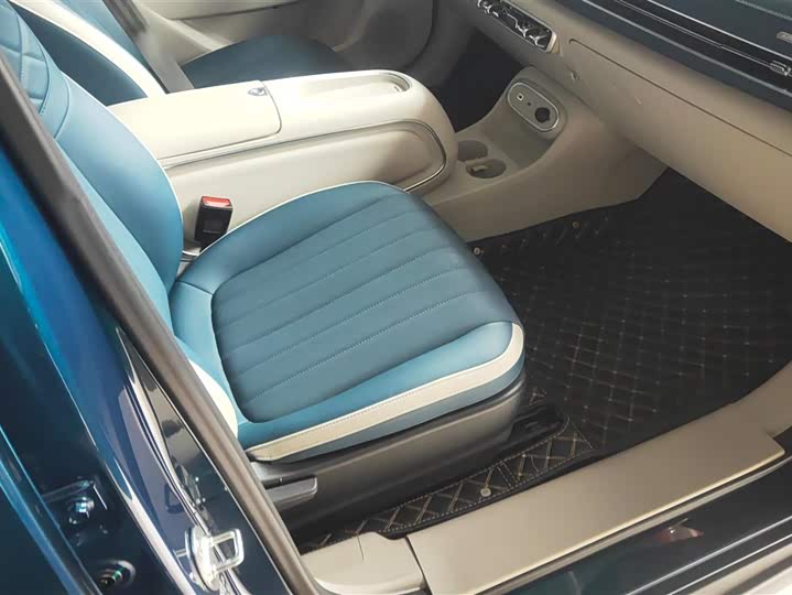 Ora Good Cat (03) 2023 2023款 401km标准续航 尊贵型 磷酸铁锂