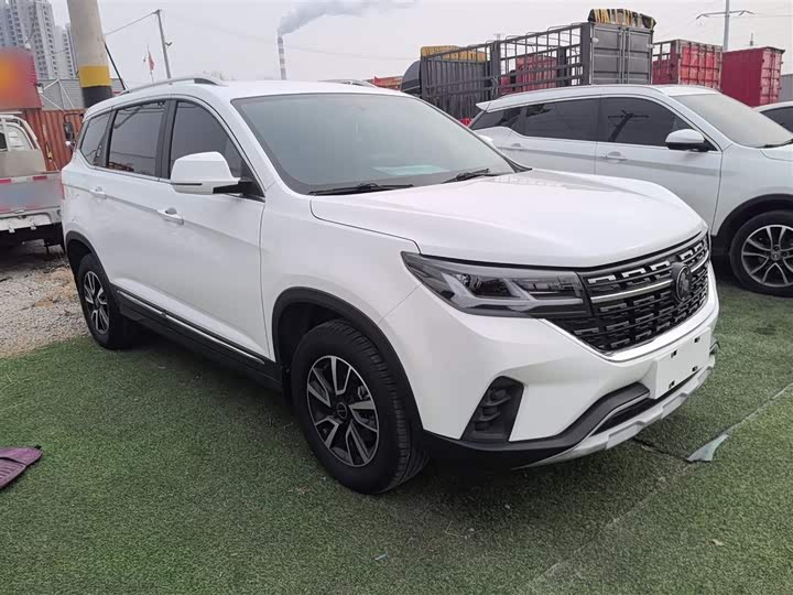 Dongfeng Forthing T5 2022 2022款 盛世款 1.6L 手动筑梦版五座