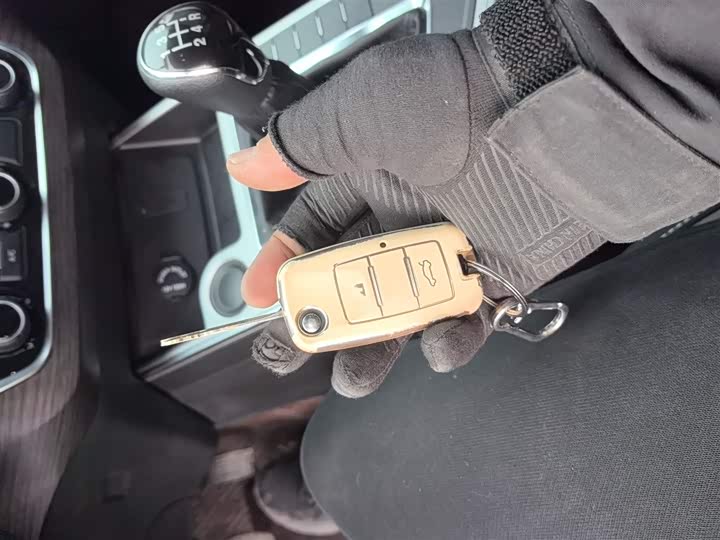 Dongfeng Forthing T5 2022 2022款 盛世款 1.6L 手动筑梦版五座