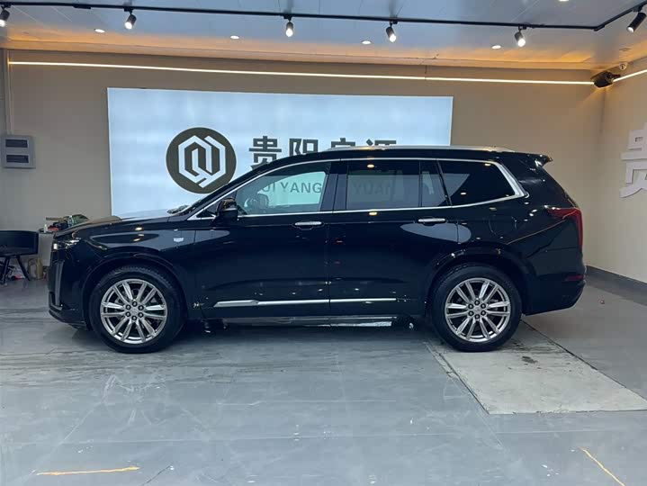 Cadillac XT6 2022 2022款 2.0T 六座四驱豪华型标准版
