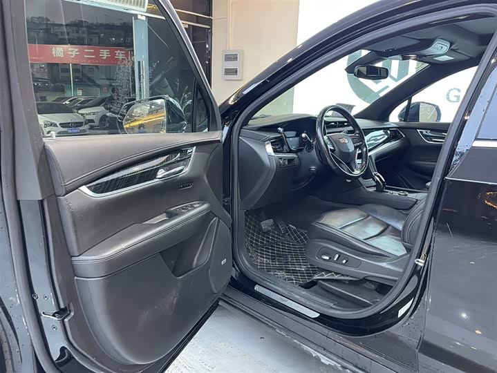 Cadillac XT6 2022 2022款 2.0T 六座四驱豪华型标准版