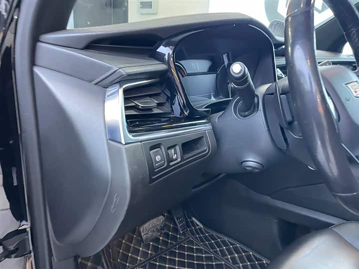 Cadillac XT6 2022 2022款 2.0T 六座四驱豪华型标准版