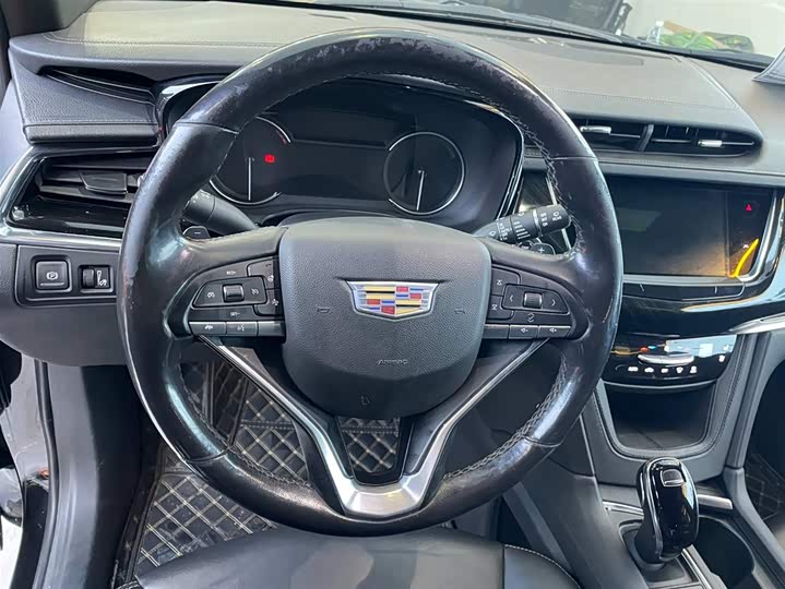 Cadillac XT6 2022 2022款 2.0T 六座四驱豪华型标准版