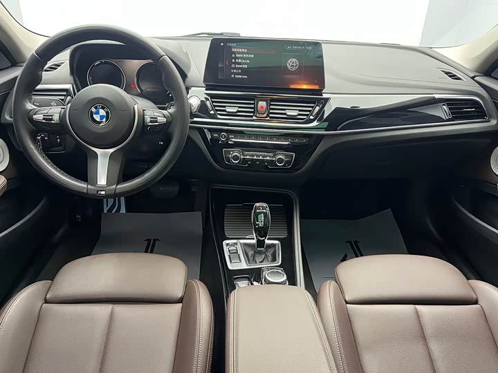 BMW 1 Series 2023 2023款 120i M运动曜夜版