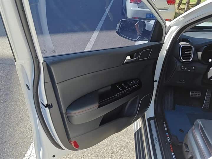 Kia KX5 2019 2019款 1.6T 自动两驱豪华版