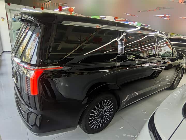 Zeekr 009 2024 2024款 七座过道版四驱 108kWh