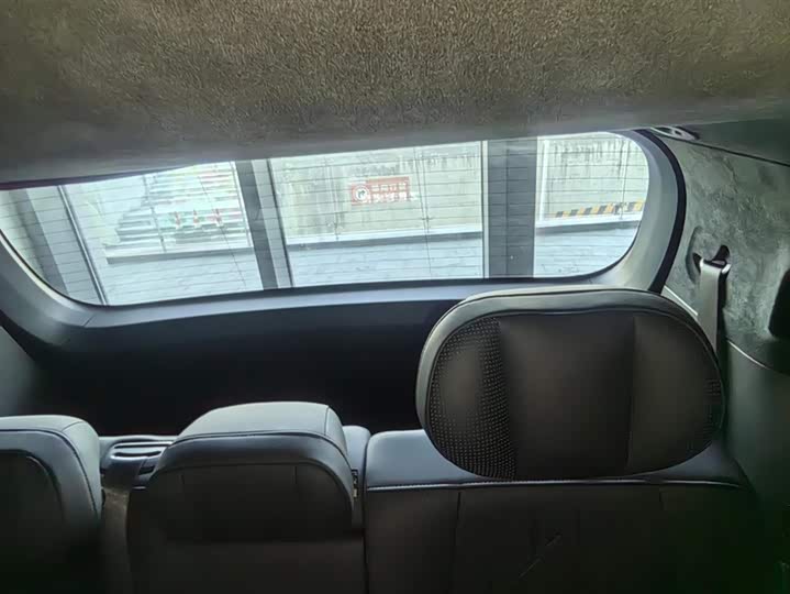 Zeekr 009 2024 2024款 七座过道版四驱 108kWh