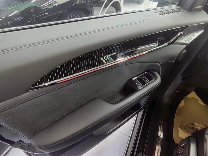 Zeekr 009 2024 2024款 七座过道版四驱 108kWh