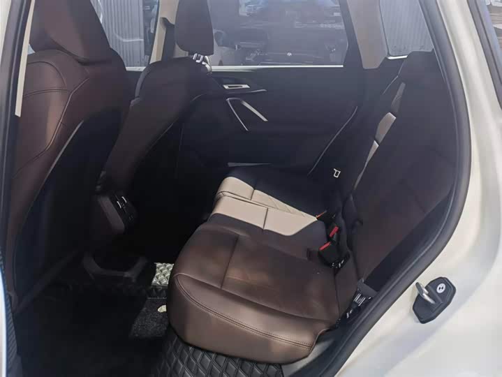 BMW iX1 2025 2025款 eDrive25L X设计套装