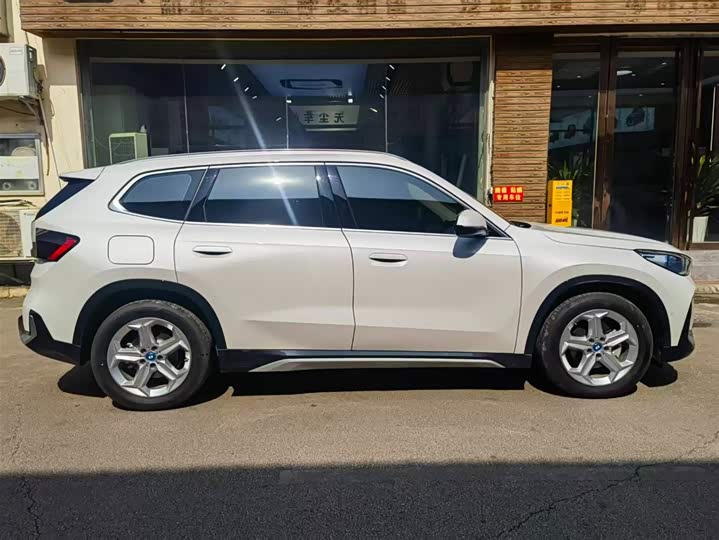 BMW iX1 2025 2025款 eDrive25L X设计套装