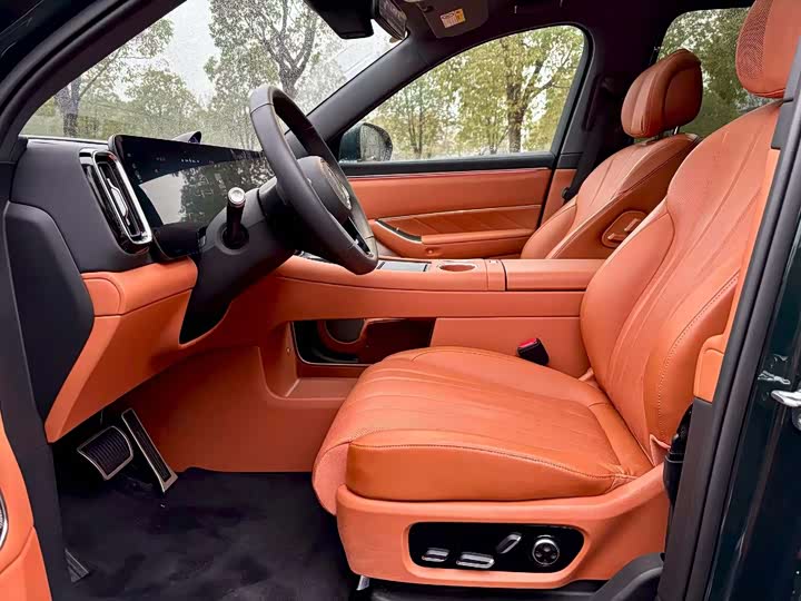 Aito M8 2025 2025款 增程 Ultra版 53.4kWh 6座版