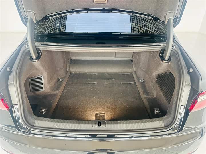 Audi A8 2025 2025款 A8L 50 TFSI quattro 臻选型