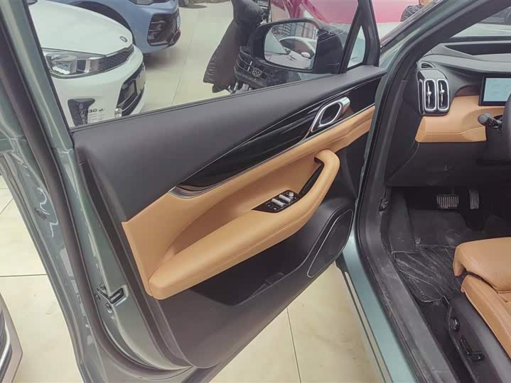 Geely Atlas L 2025 2025款 第四代 1.5TD DCT 锦绣