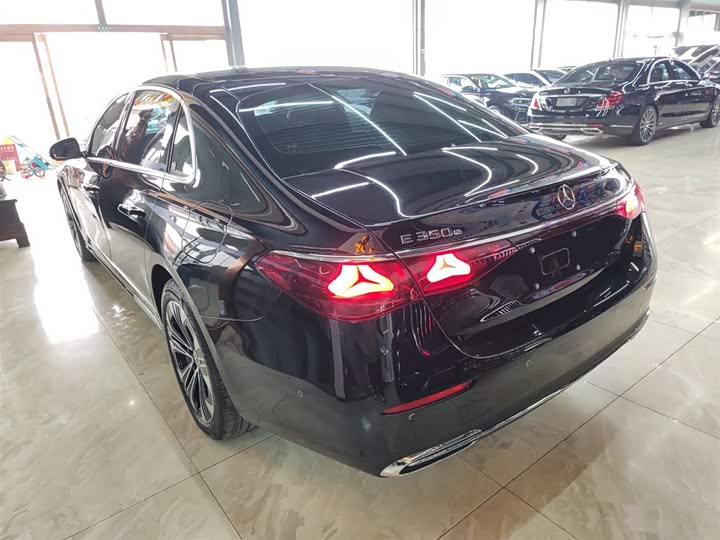 Mercedes-Benz E-Class Hybrid 2024 2024款 E 350 e L 插电式混合动力轿车