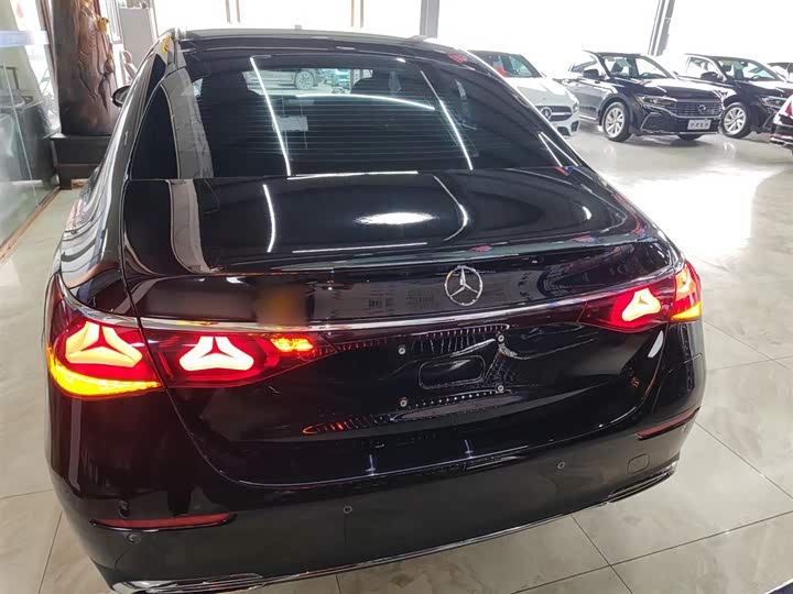 Mercedes-Benz E-Class Hybrid 2024 2024款 E 350 e L 插电式混合动力轿车