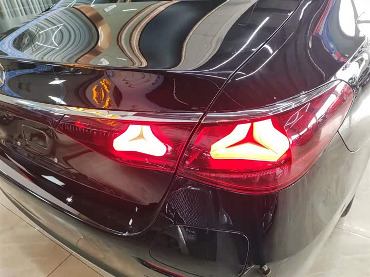 Mercedes-Benz E-Class Hybrid 2024 2024款 E 350 e L 插电式混合动力轿车