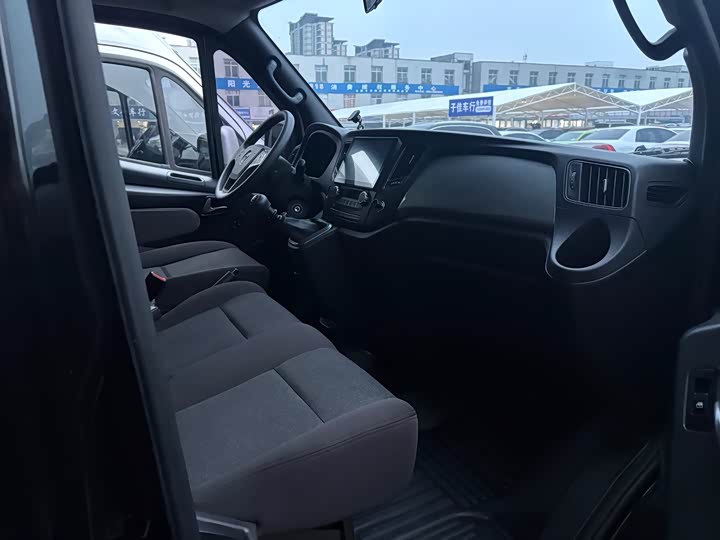 Foton Tuyano 2024 2024款 图雅诺Pro多功能 2.0T手动后驱 长轴中顶 后单胎5/6/7/9座