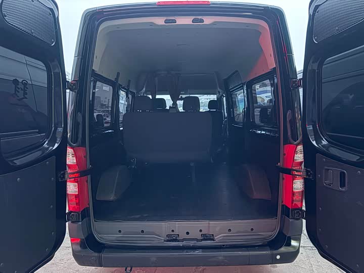 Foton Tuyano 2024 2024款 图雅诺Pro多功能 2.0T手动后驱 长轴中顶 后单胎5/6/7/9座