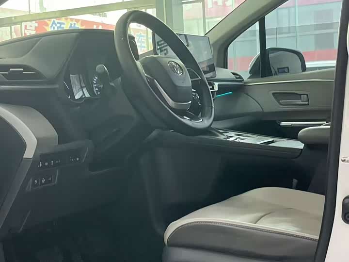 Toyota Sienna 2024 2024款 2.5L混动 尊贵版