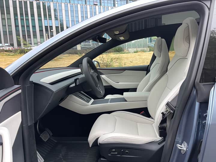 Tesla Model Y 2025 2025款 长续航全轮驱动版