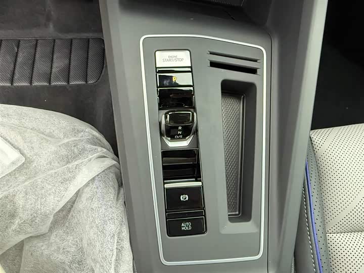 Volkswagen Golf 2025 2025款 300TSI R-Line