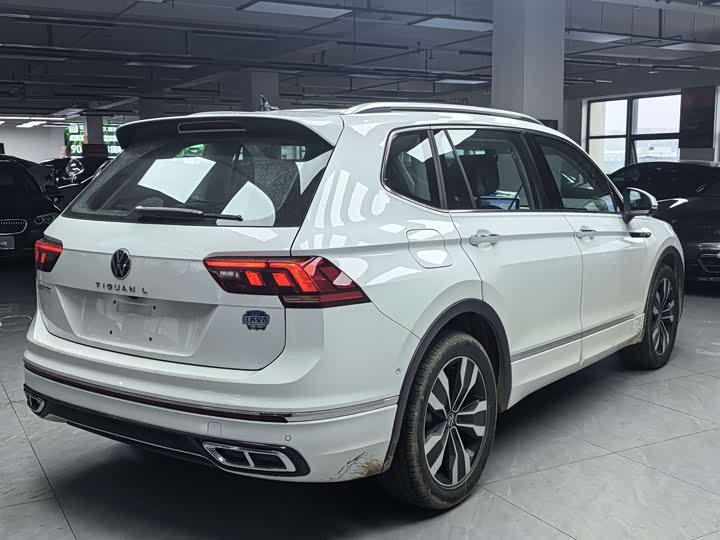 Volkswagen Tiguan L Pro 2025 2025款 出众款 330TSI 自动两驱R-Line龙耀版