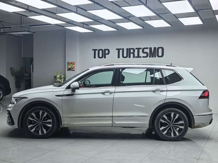 Volkswagen Tiguan L Pro 2025 2025款 出众款 330TSI 自动两驱R-Line龙耀版