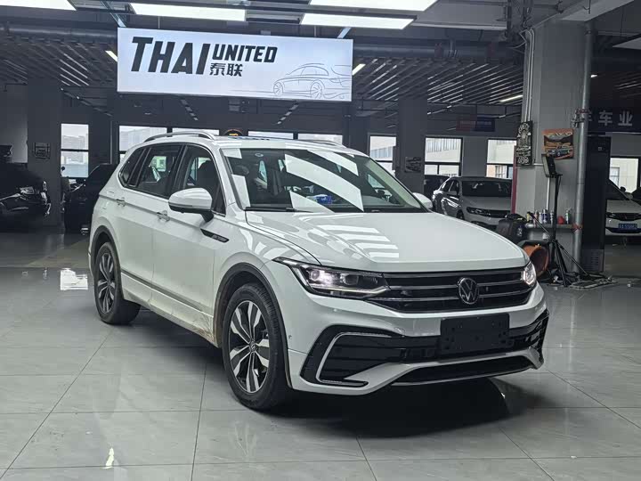 Volkswagen Tiguan L Pro 2025 2025款 出众款 330TSI 自动两驱R-Line龙耀版