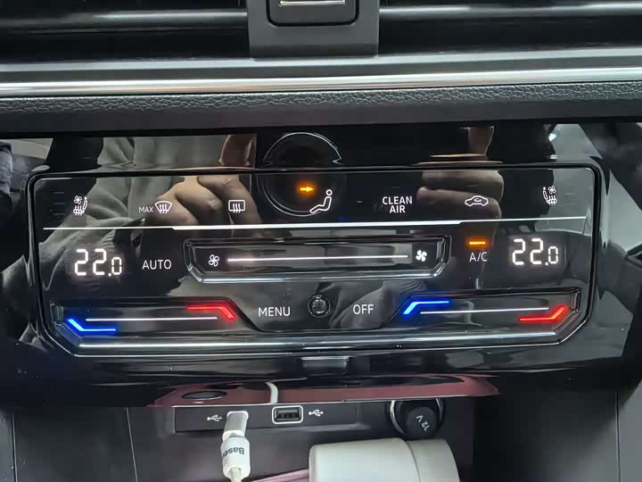 Volkswagen Tiguan L Pro 2025 2025款 出众款 330TSI 自动两驱R-Line龙耀版