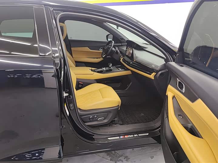 Changan UNI-K 2021 2021款 2.0T 尊贵型