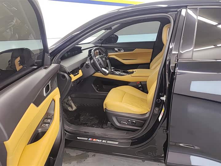 Changan UNI-K 2021 2021款 2.0T 尊贵型